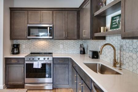 The Eastland - Lovely City Home Close To All! Нэшвилл Экстерьер фото